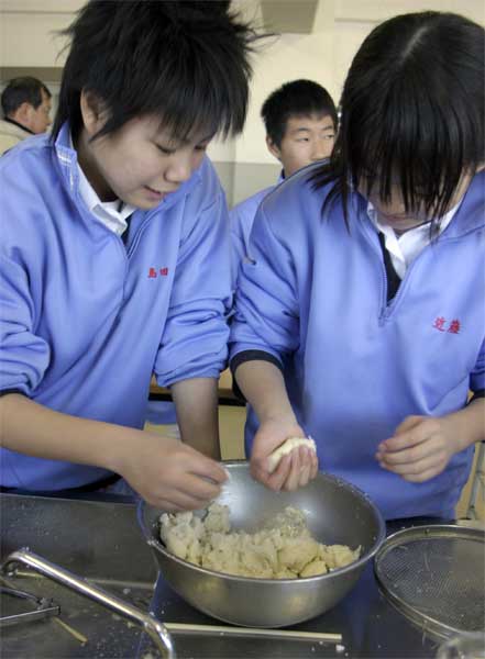 白鳥中学豆腐づくり８